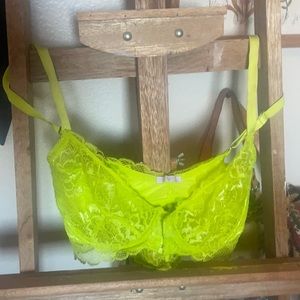 Savage Fenty Neon Green - never been worn bra 32DDD front open clasp adjustable